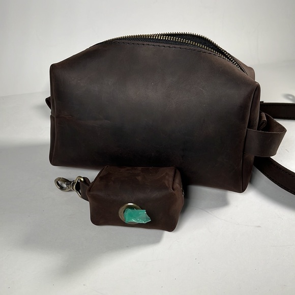 Dog New Natural Brown Genuine Leather Dog Collar Poop Bag Spare Leash